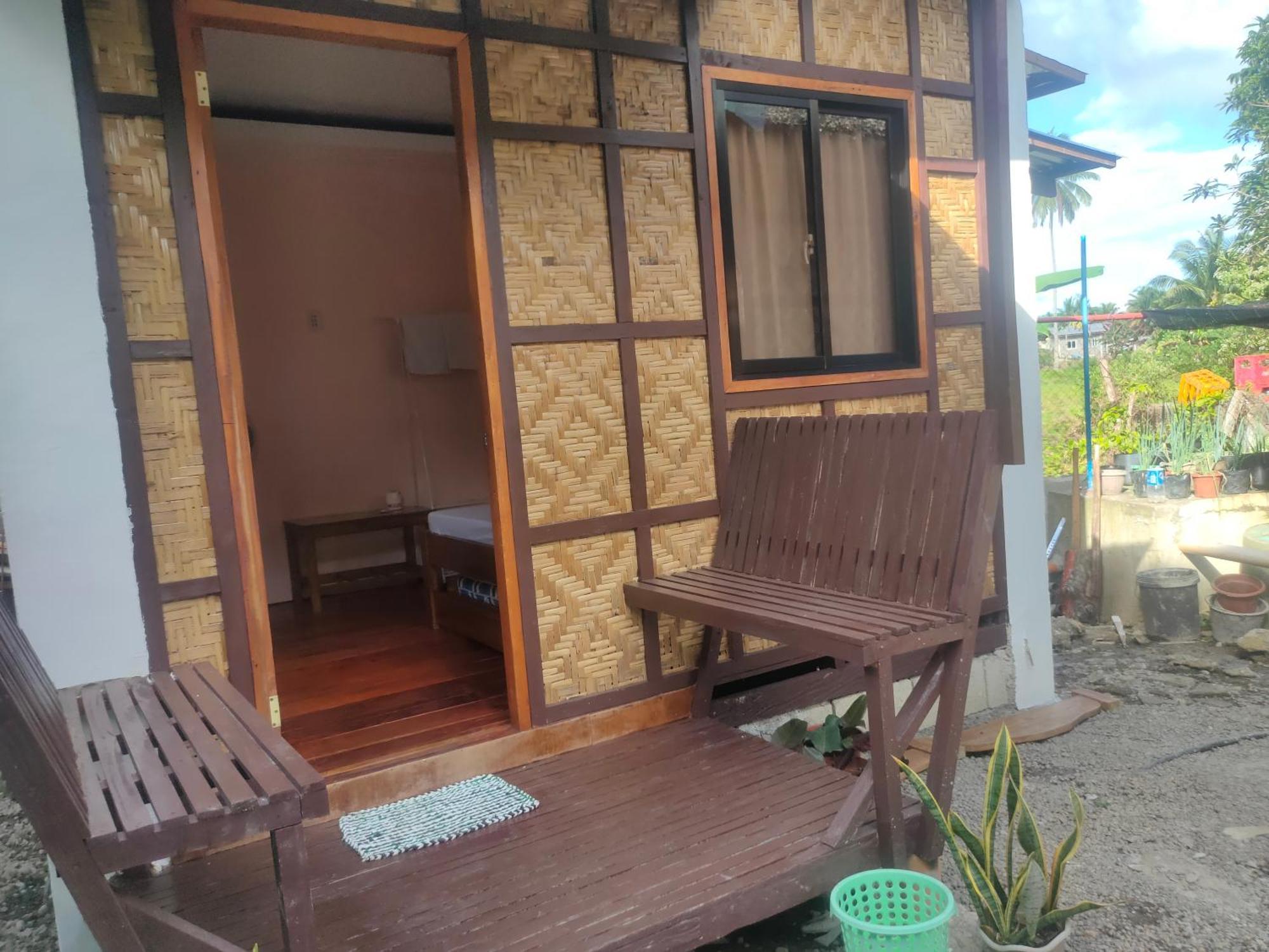 Fely'S Homestay Batuan Exterior photo