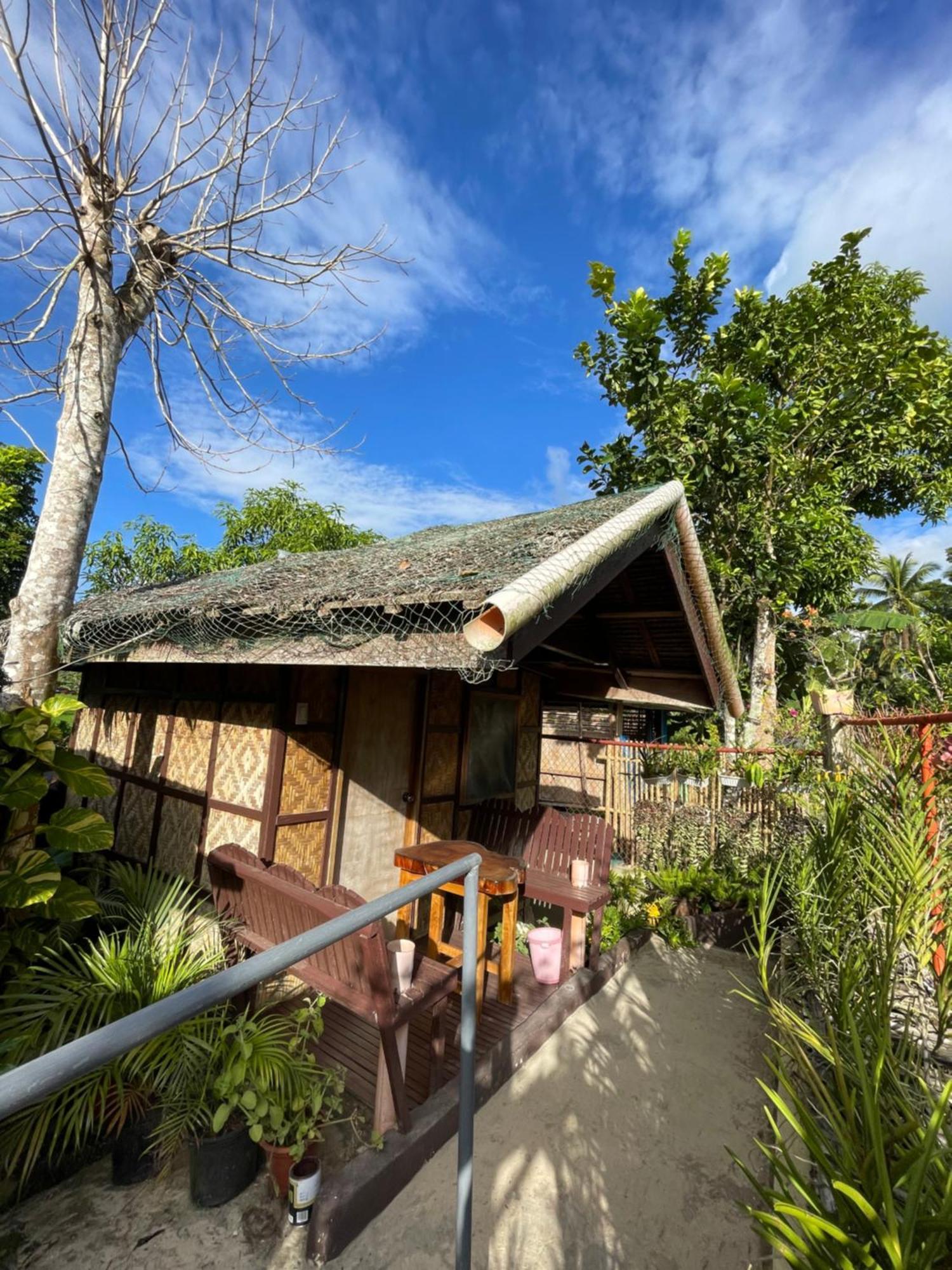 Fely'S Homestay Batuan Exterior photo