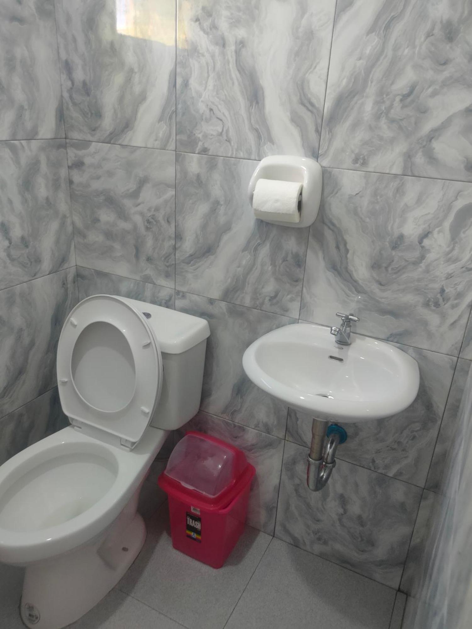 Fely'S Homestay Batuan Room photo
