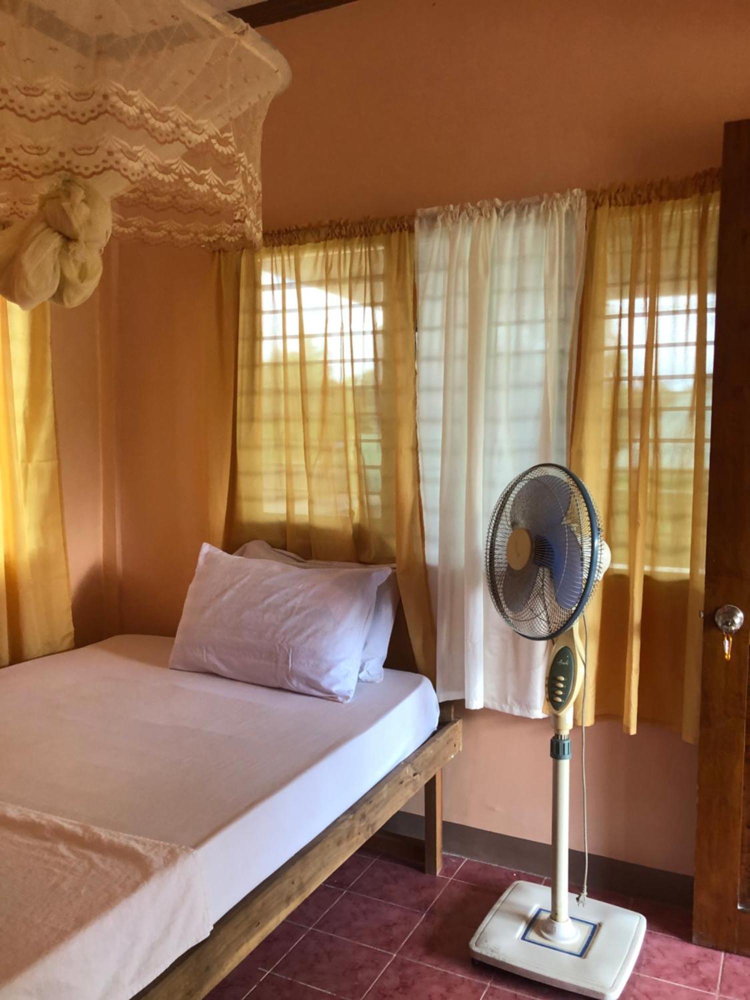 Fely'S Homestay Batuan Exterior photo