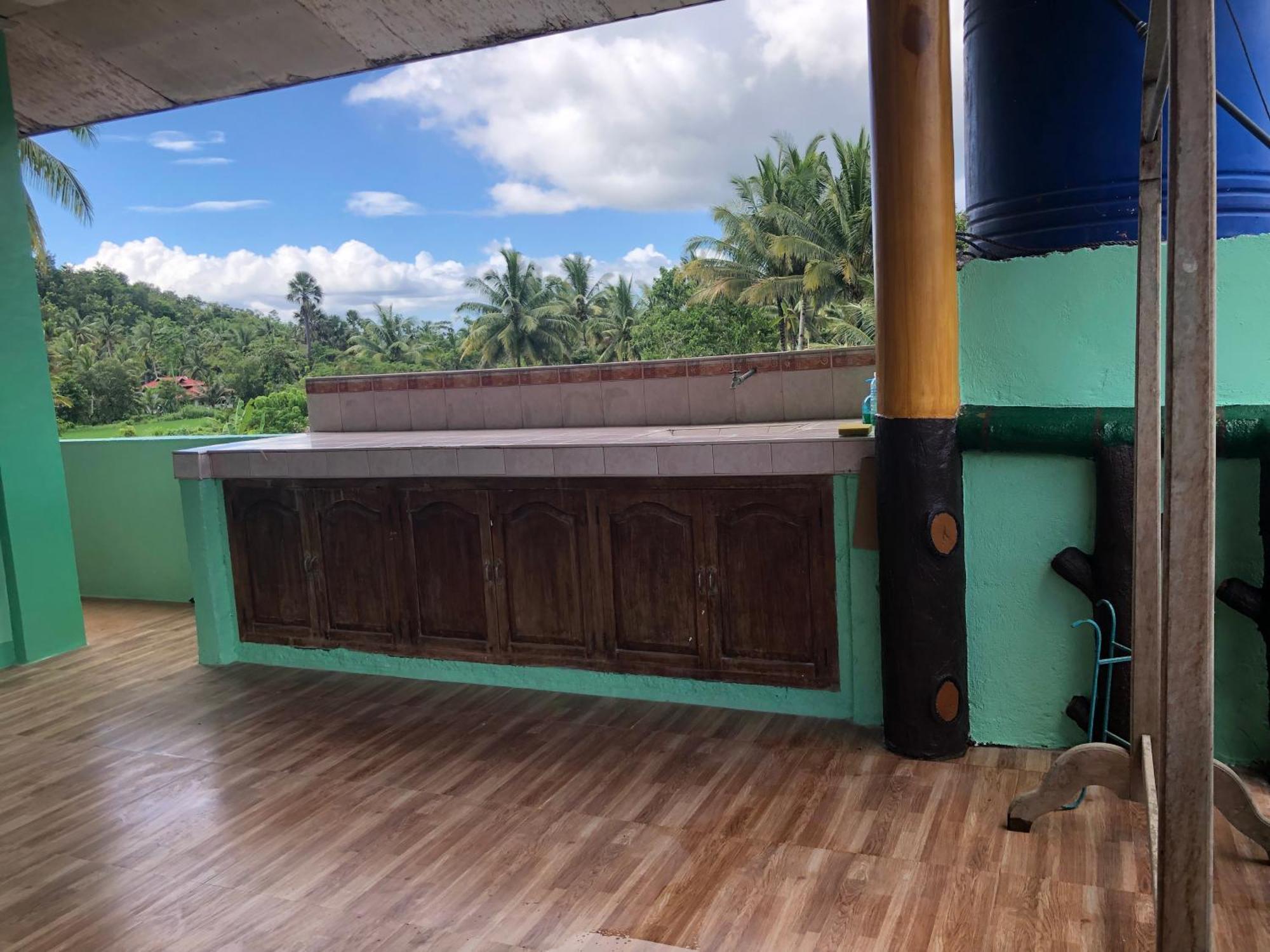 Fely'S Homestay Batuan Exterior photo